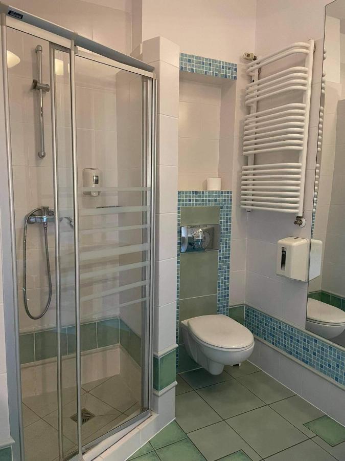 Hotel Anton By Dns Pruszkow Bagian luar foto