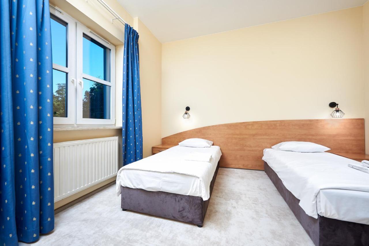 Hotel Anton By Dns Pruszkow Bagian luar foto