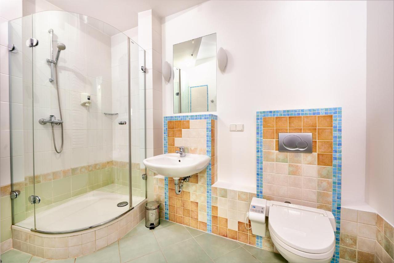 Hotel Anton By Dns Pruszkow Bagian luar foto